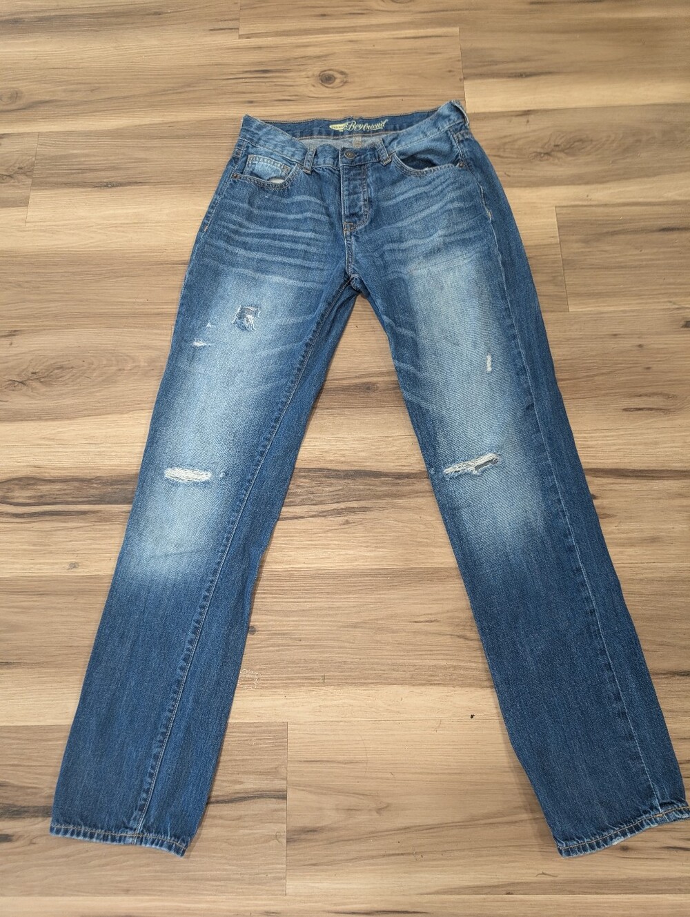 American Eagle Boyfriend Jeans Sz 0 purposely destroyed in super soft denim! EUC